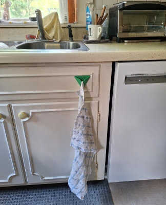 IMG - towel in holder
