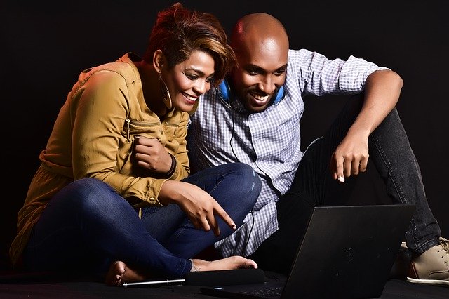 couple-watching-laptop.jpg